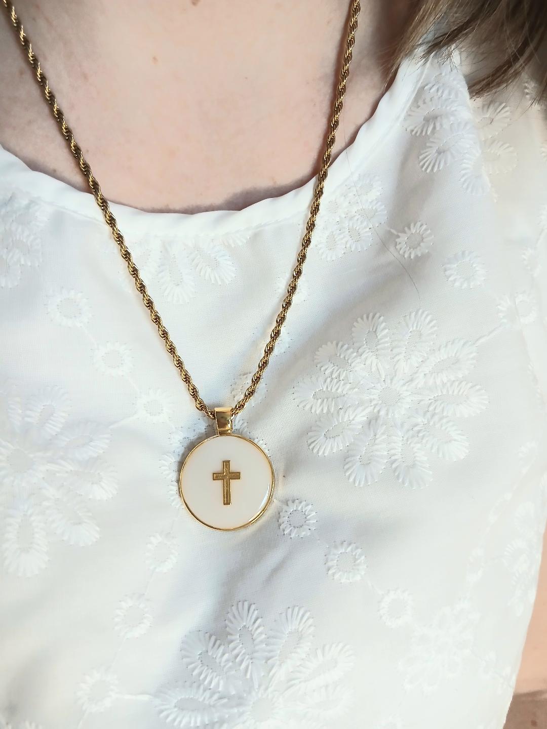 Mama in Faith Necklace